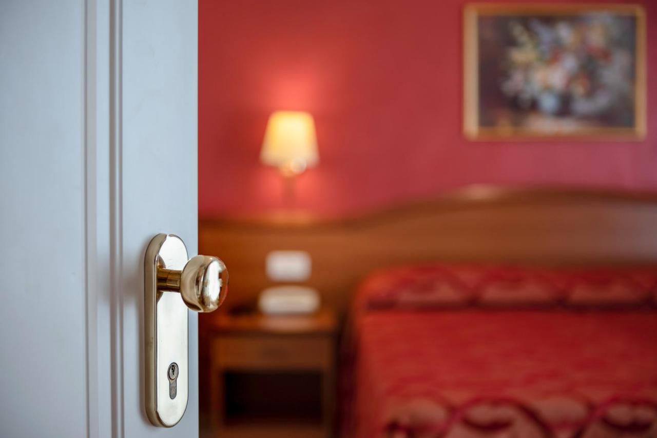 Hotel Tiffany Rimini Exteriér fotografie